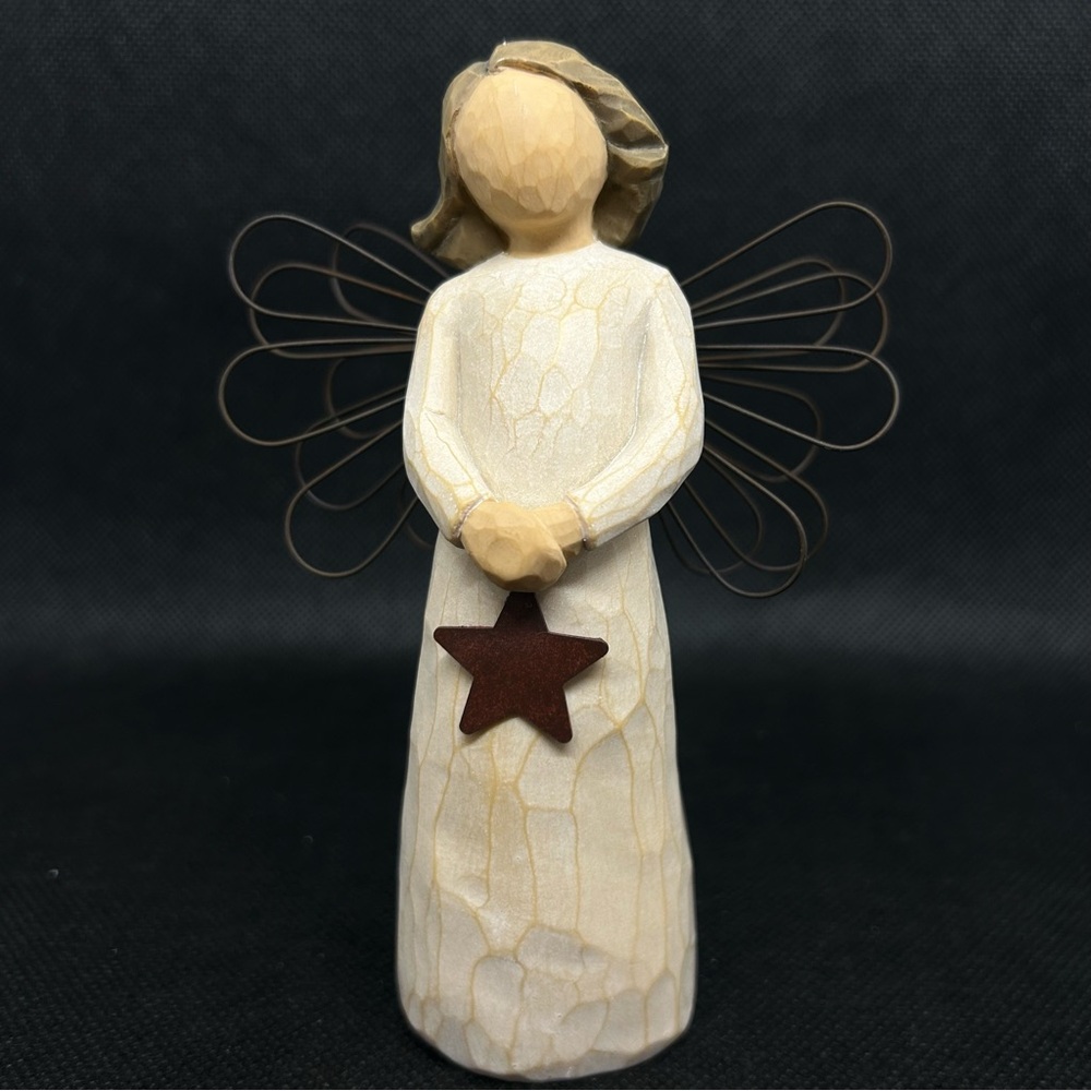 New in box Willow Tree Angel of Light Figurine